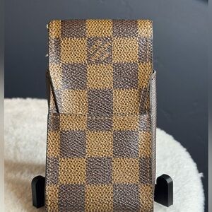 LV pouch